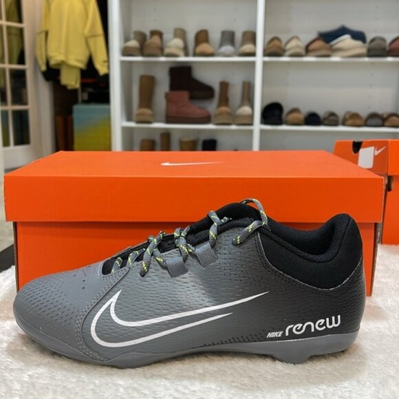 Nike Women's Hyperdiamond 4 Pro Metal Fastpitch Softball Cleats - Picture 8 of 10
